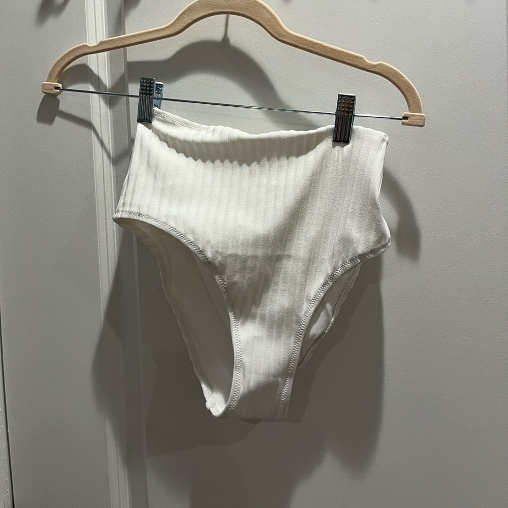 Solid & Striped Beverly Bottom